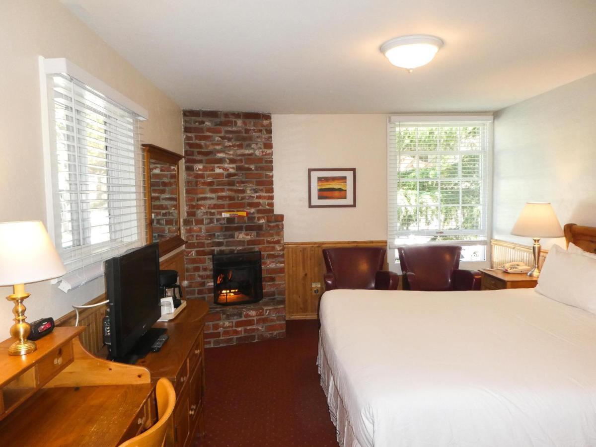 Carmel Fireplace Inn Номер фото