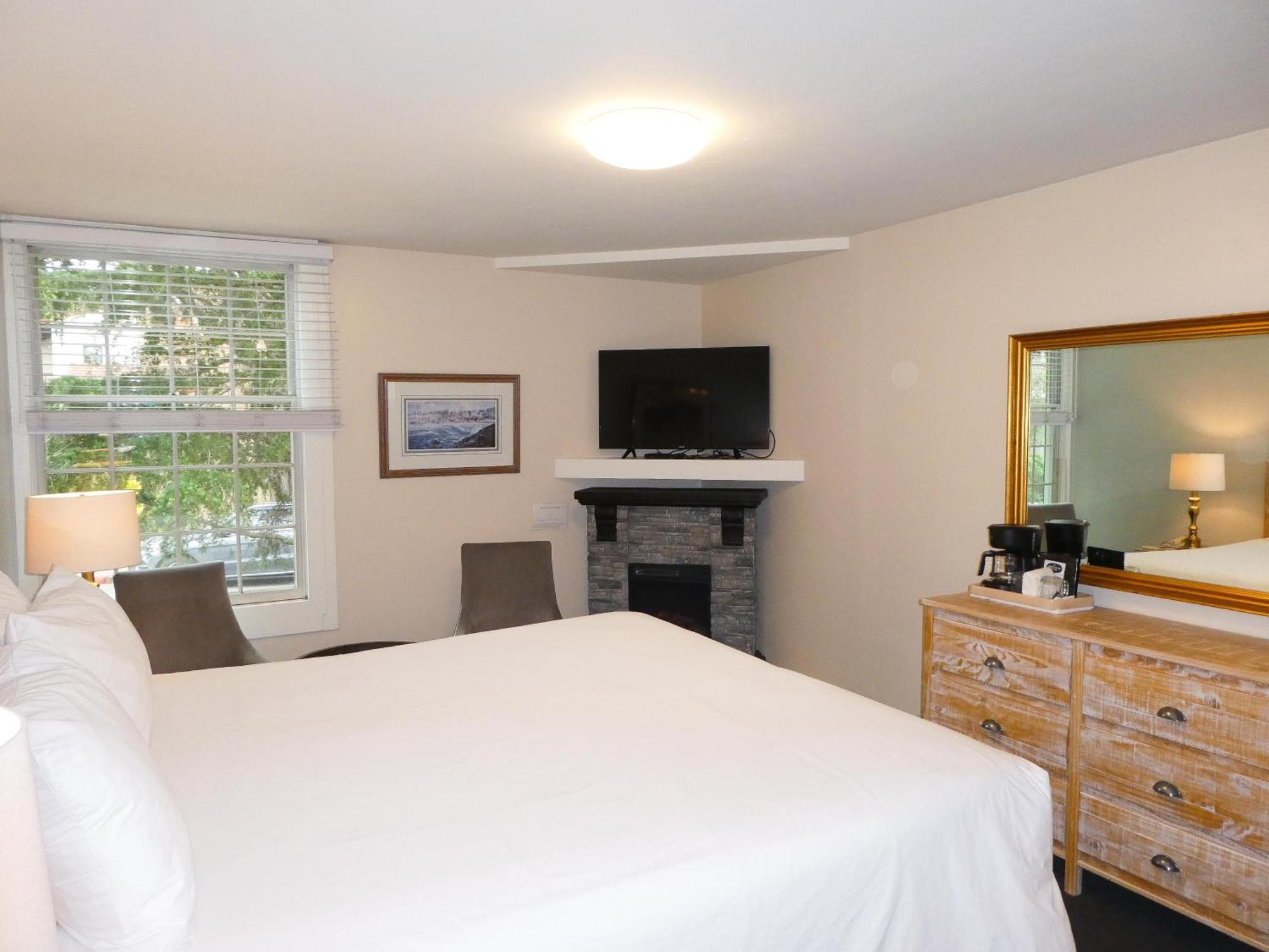 Carmel Fireplace Inn Екстер'єр фото