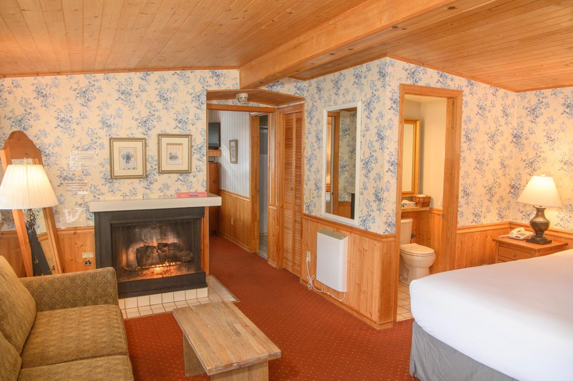 Carmel Fireplace Inn Екстер'єр фото