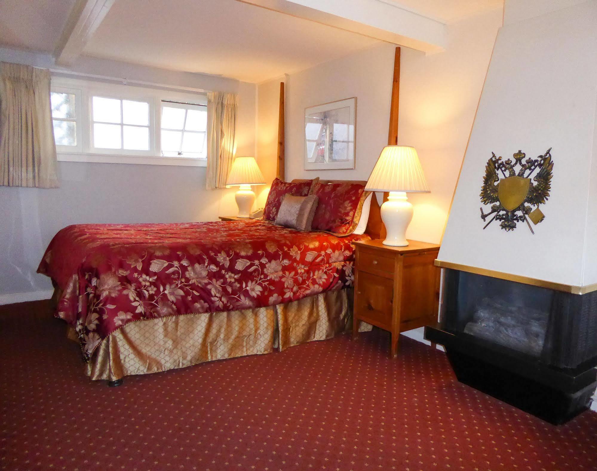 Carmel Fireplace Inn Екстер'єр фото
